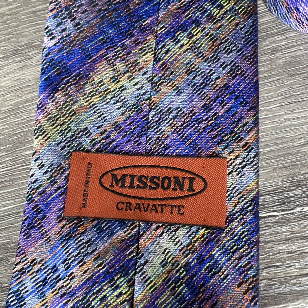 Missoni Cravatte Tie Multicolor Wavy Stripe 100% Silk Italy 57” x 3.5" Designer - Picture 3 of 6